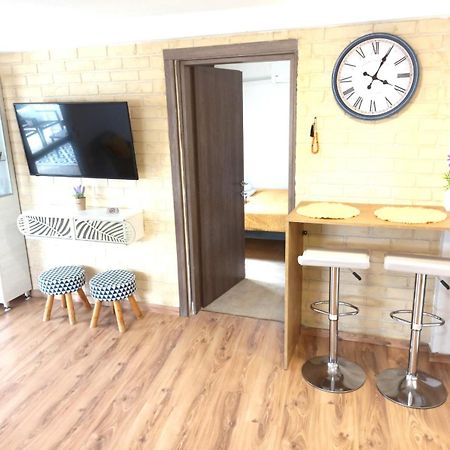 Апартаменты Renovated Loft Near The Center Ираклион Экстерьер фото